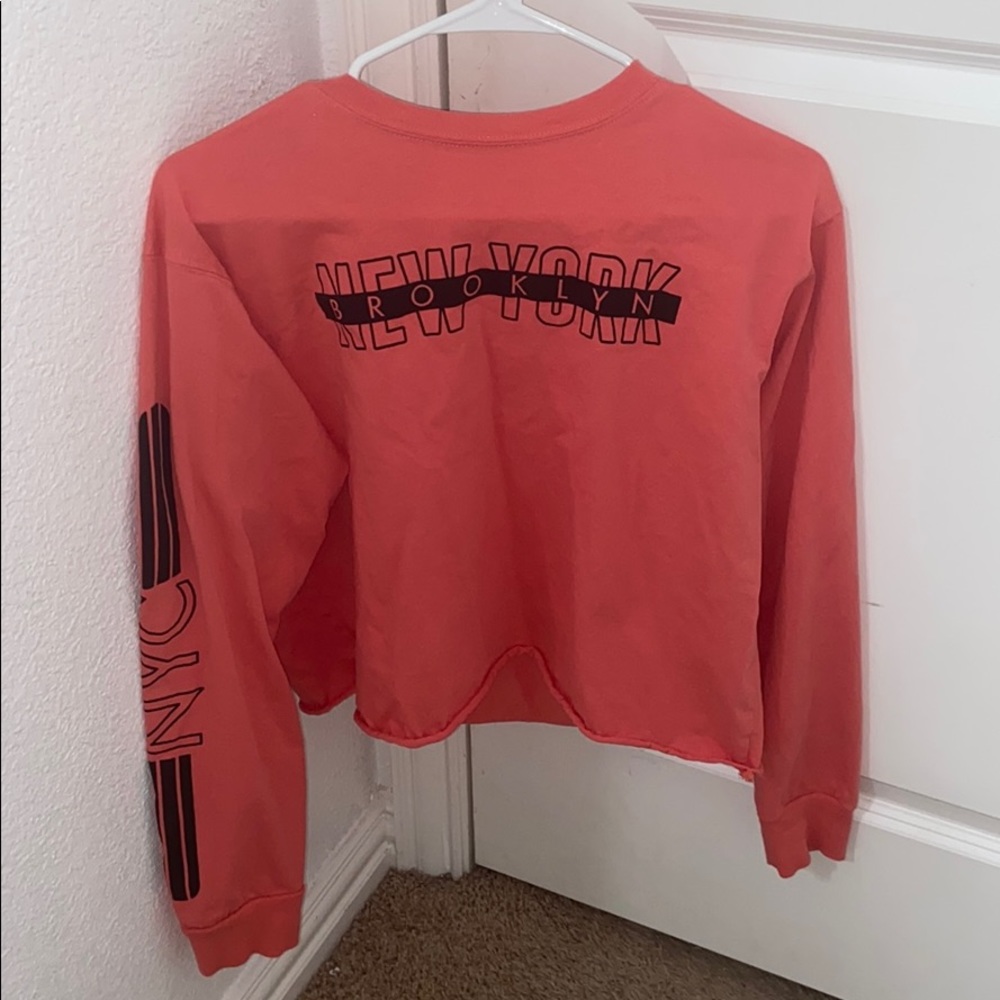 New York cropped long sleeve tee